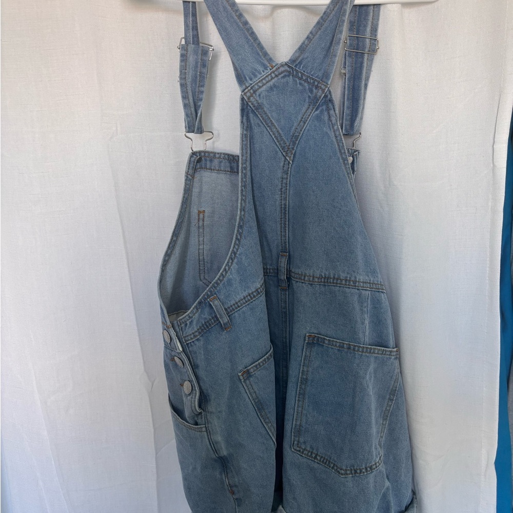 Light Wash Denim Overalls shorts - Picture 2 of 2